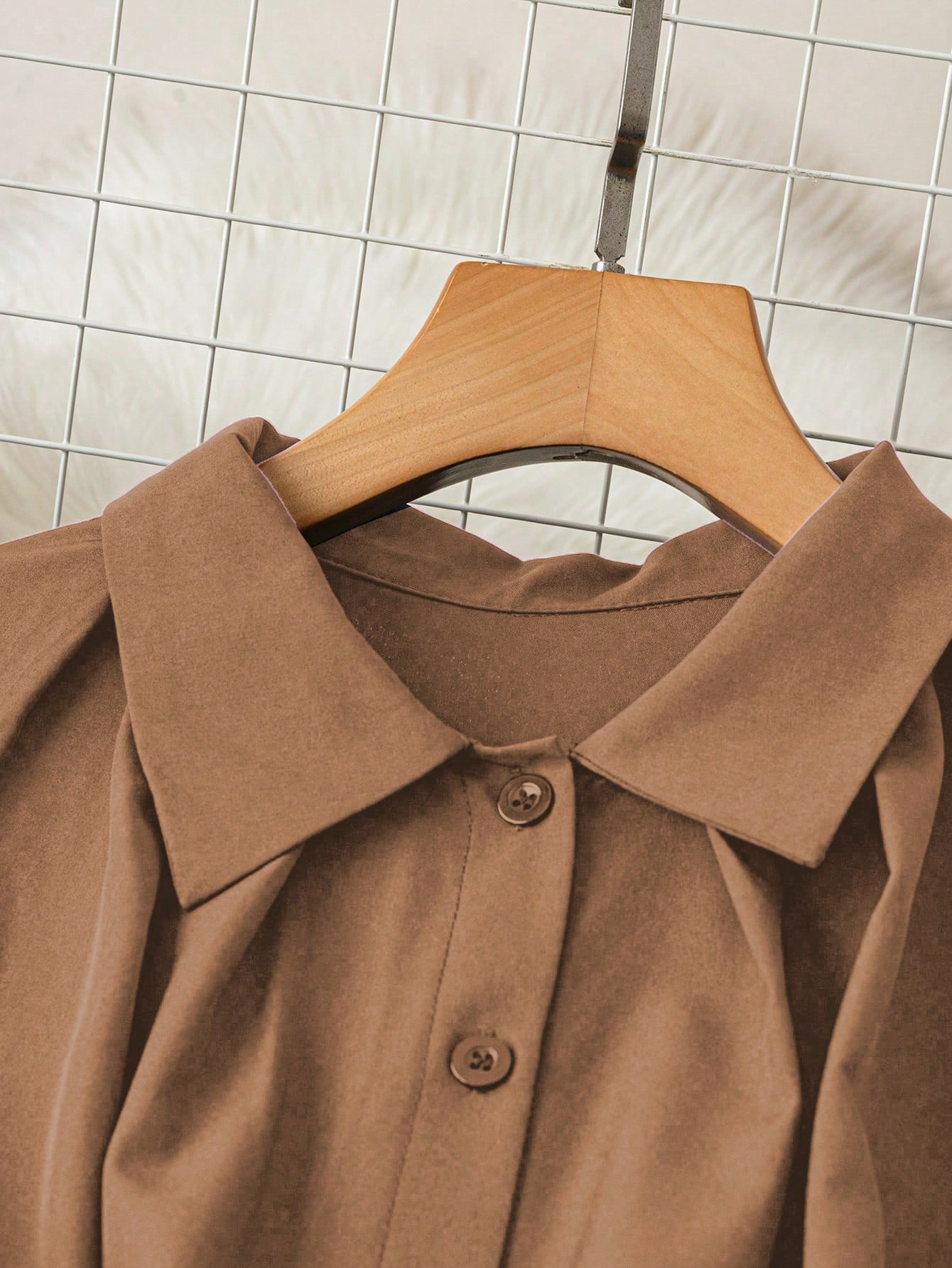 שמלת קז'ואל למשרד עם שרוולים ארוכים ומכפתורים לנשים של Clasi – תמונה 4