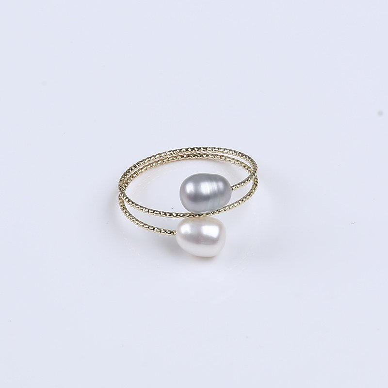 ⁦טבעת מים מתוקים טבעית בעבודת יד לנשים - תכשיטים מינימליסטיים בגוון זהוב עם אורז רב צבעים (ורוד, לבן, שחור, חום) - מתנה אלגנטית ליום יום וליום האהבה, ללבוש לכל השנה, פריט מתנה, אומנות אומנותית⁩ – תמונה ⁦14⁩