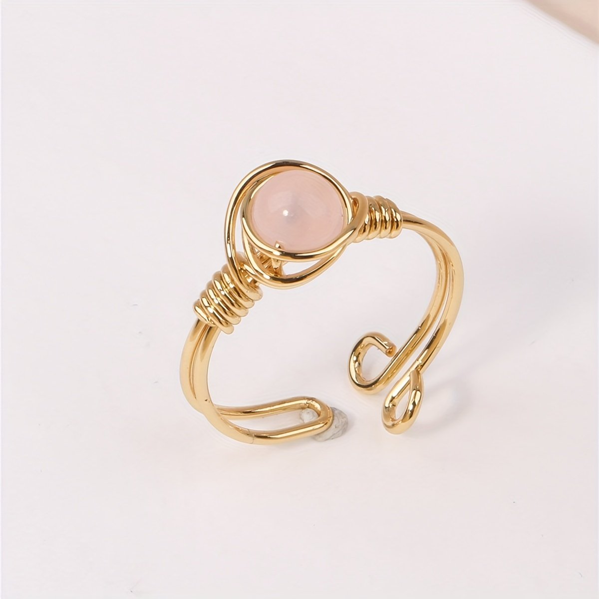 טבעת מתכווננת בגוון זהוב אחד עם חוט לאישה - אבן חן טבעית (קרנליאן/קוורץ ורד/אמטיסט) בעיצוב עין הרע ועין הנמר, תכשיטי חג בוהמיים ללבוש יומיומי, מתנה עבורה, תכשיטים יומיומיים | טבעת בעיצוב פתוח | טבעת אבן חן טבעית – תמונה 2