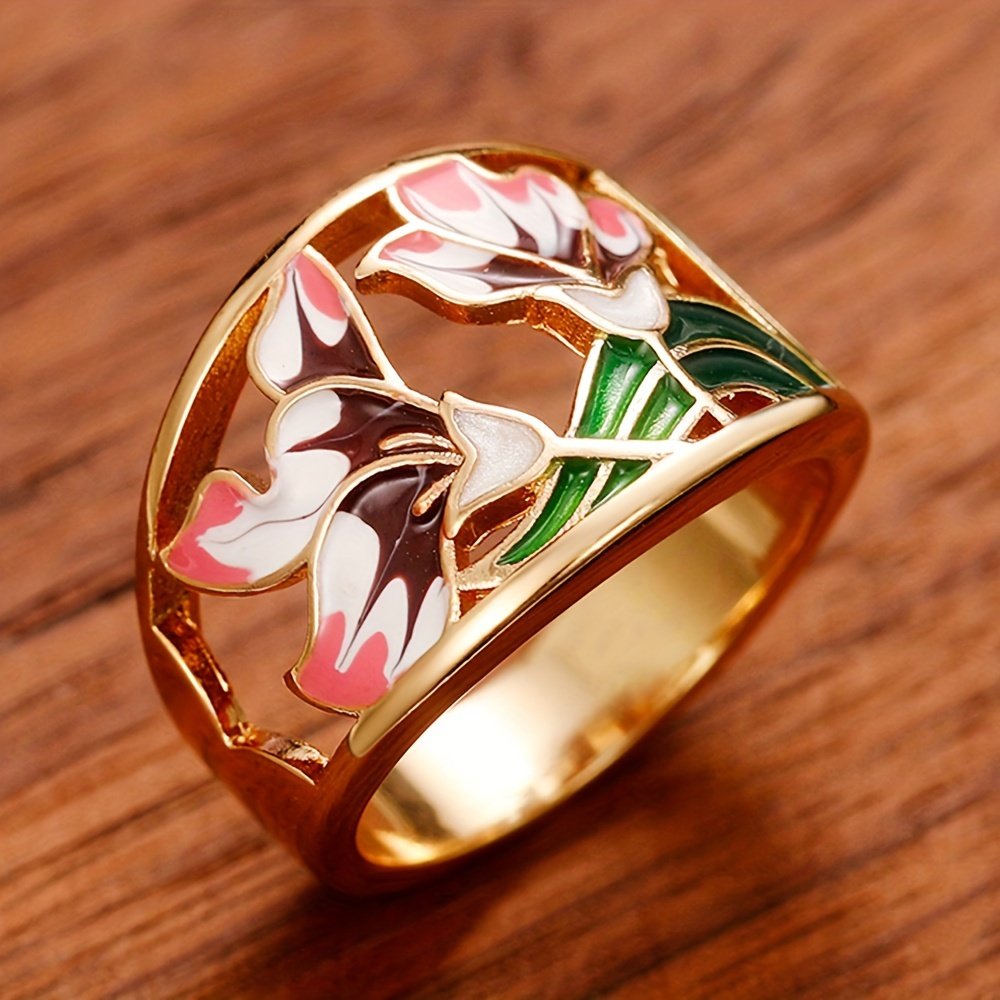 טבעת נחושת פרחונית בוהמית וינטג' אחת לנשים - עיצוב פרחים אלגנטי בגוון זהוב, מושלמת ללבוש יומיומי, חתונות, אירוסין ומתנות ליום האהבה, ימי הולדת, ימי נישואין, יום האם, מתנה עבורה | עיצוב פרחים אלגנטי | נחושת בגוון זהוב – תמונה 3