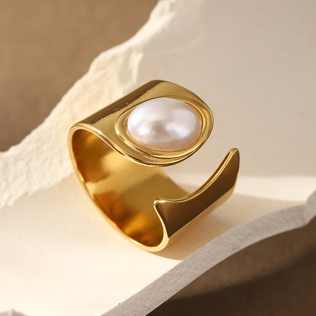 טבעת נירוסטה מתכווננת אלגנטית לנשים בגוון זהוב עם שלישיית פניני חיקוי - מושלמת למסיבות, מתנות ליום האהבה ולרמדאן, טבעת רב-תכליתית | טבעת בסגנון וינטג' | גימור יוקרתי - Image 14