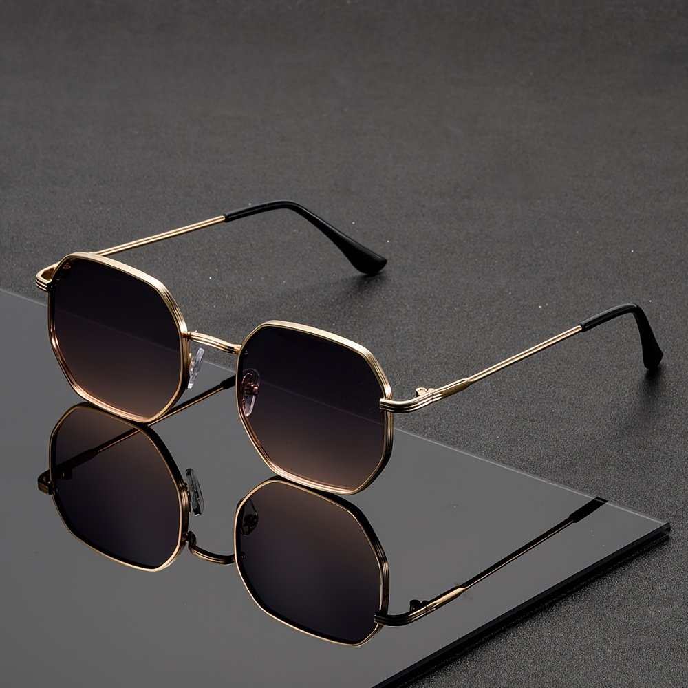 זוג משקפיים אופנתיים ממתכת בעיצוב גיאומטרי ואלגנטי בסגנון קלאסי לגברים ולנשים שלעולם לא יוצאים מהאופנה, מתאימים לכל צורות הפנים, מושלמים לצילום ואביזרים לפסטיבלי מוזיקה. – תמונה 4