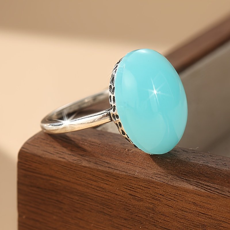 טבעת אבן אליפטית גדולה ואלגנטית בהשראת וינטג' - עבודת יד, נחושת עם שיבוץ ירקן חיקוי, מושלמת לאירוסין, יום האם וללבישה יומיומית, טבעת ללבישה יומיומית | עיצוב אלגנטי | צלחת נחושת - Image 3