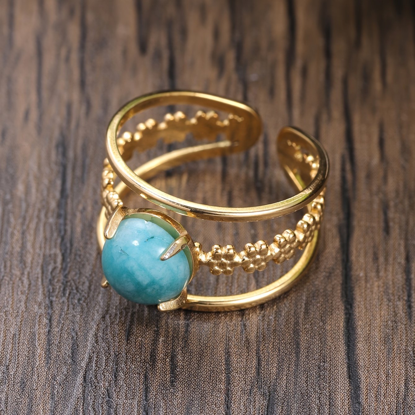 טבעת פתוחה אלגנטית מפלדת אל-חלד בגוון זהוב עם מרכז טורקיז גיאומטרי - תכשיטי יוקרה מינימליסטיים לנשים, אידיאליים למסיבות, אירועים ומתנות, תכשיטי חתונה – תמונה 3