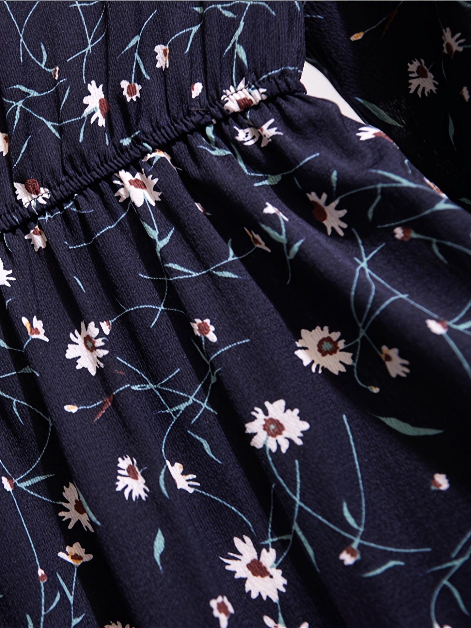 ⁦שמלה אלגנטית עם הדפס פרחוני, צווארון קשירה ושרוולים מתרחבים - שמלת מידי בגזרת A מפוליאסטר גמישה לנשים, מושלמת לאביב, קיץ וסתיו, ללבוש קז'ואל או מסיבה, שמלה פרחונית⁩ – תמונה ⁦4⁩