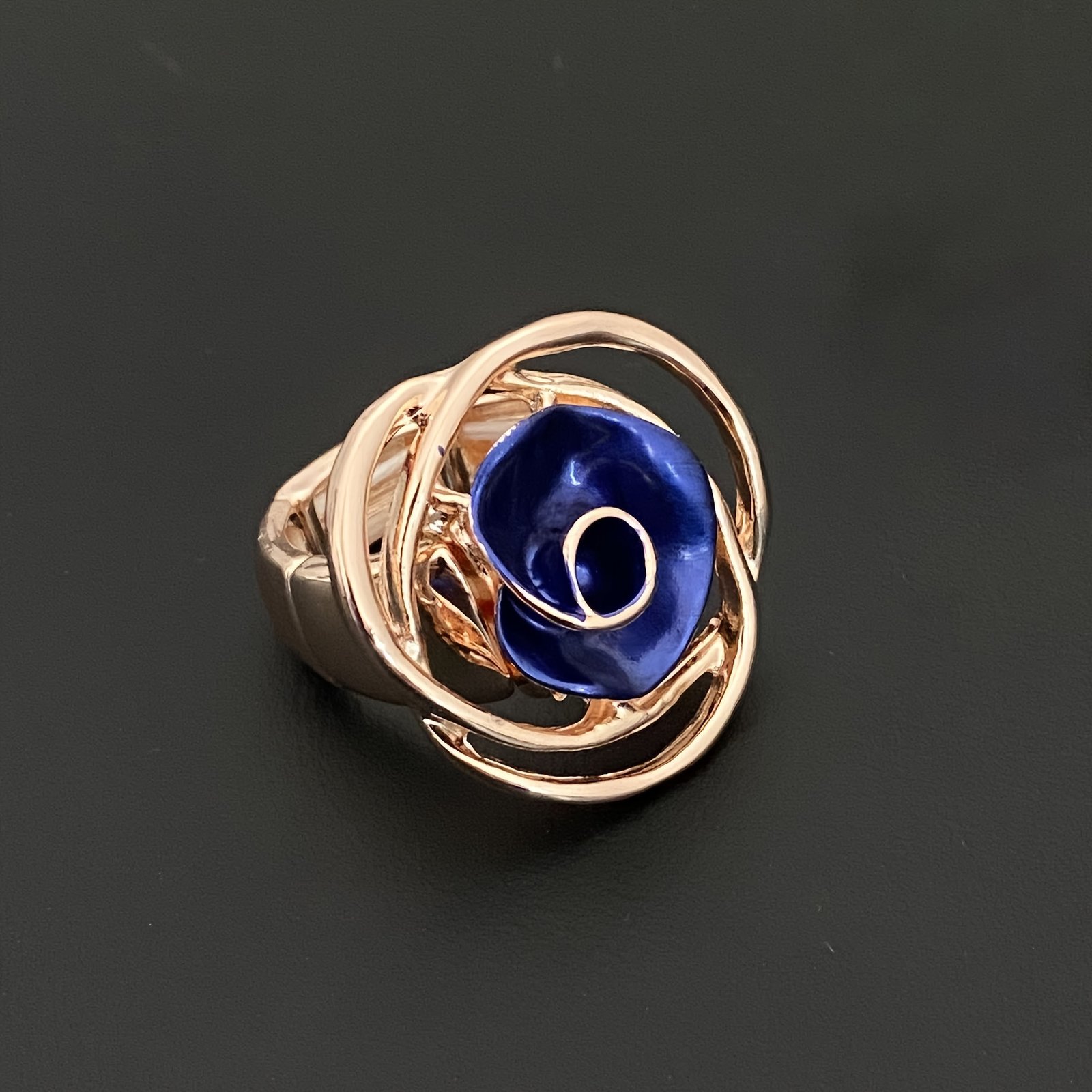 טבעת ורדים יצירתית מסוג חדש, עשויה מסגסוגת איכותית עם גמישות מתכווננת, כמתנה ליום האהבה, עם תחושה יוקרתית. - Image 7