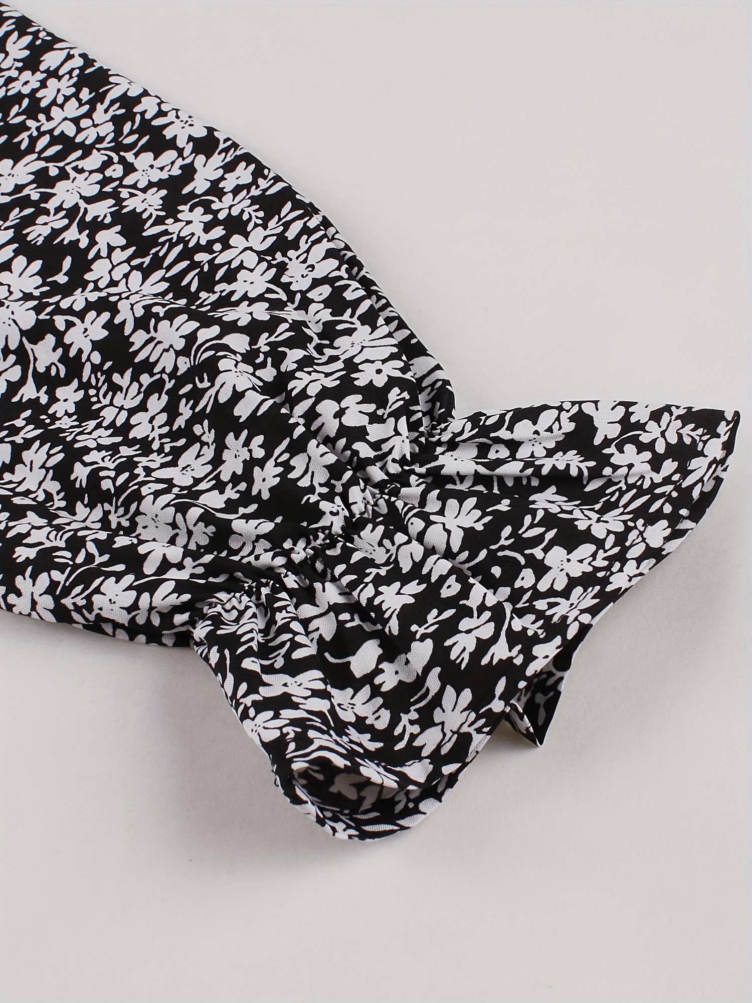 שמלת נופש קז'ואל אלגנטית עם הדפס פרחוני רטרו וצווארון קשירה, שרוולים ארוכים, באביב ובסתיו - Image 4