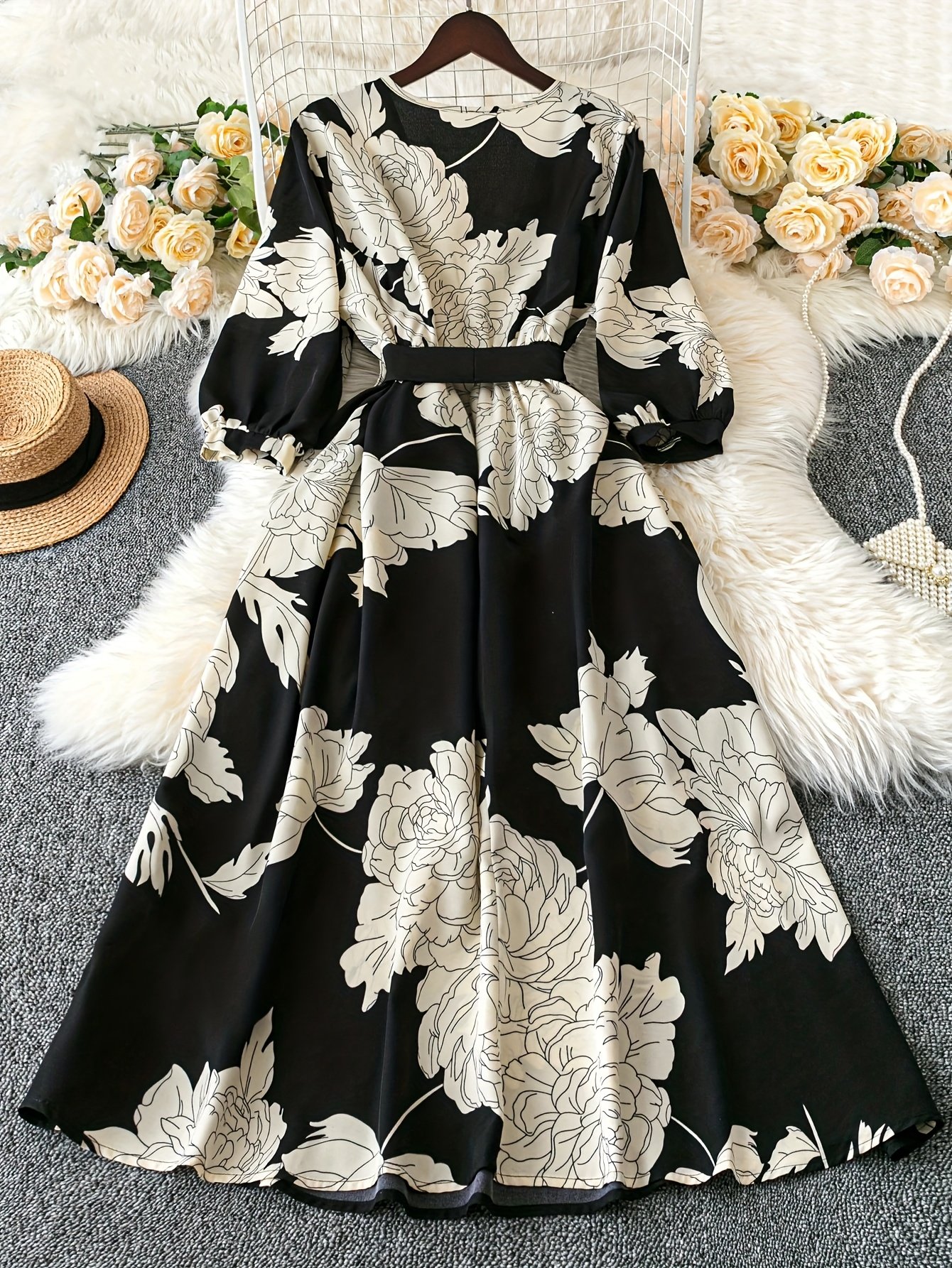 שמלה אלגנטית לנשים עם צווארון V פרחוני וינטג' וקשירה במותניים - שרוולים ארוכים בשחור-לבן, גזרה בגזרת A-גזרה זורמת, מושלמת לסתיו/חורף, אופנה למבוגרים, לבוש אלגנטי | שמלה פרחונית וינטג' | בד פוליאסטר - Image 2