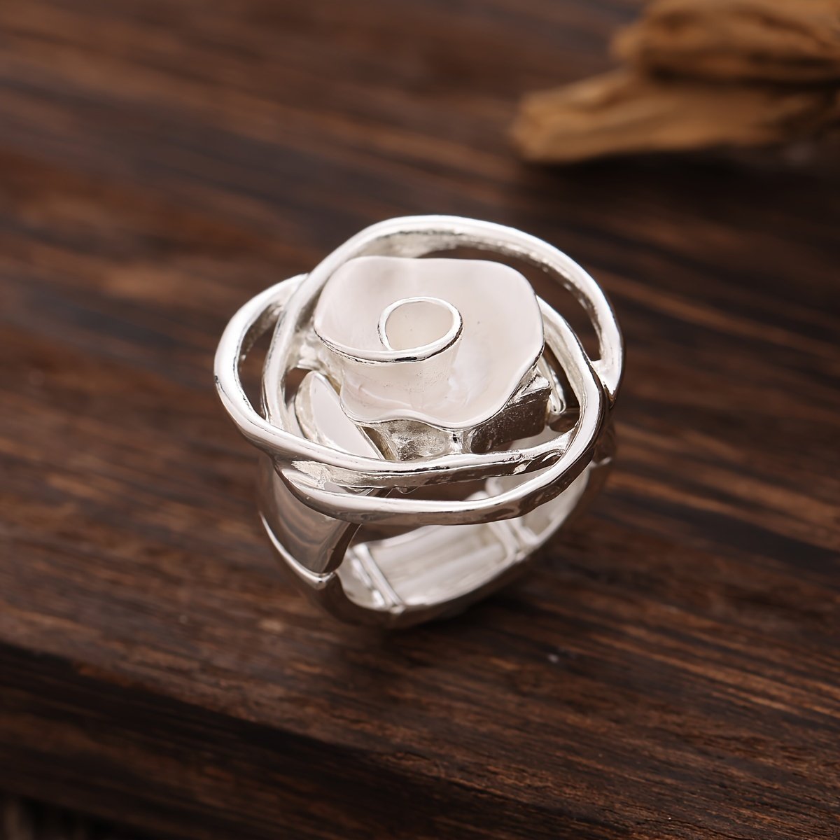 טבעת ורדים יצירתית מסוג חדש, עשויה מסגסוגת איכותית עם גמישות מתכווננת, כמתנה ליום האהבה, עם תחושה יוקרתית. - Image 2