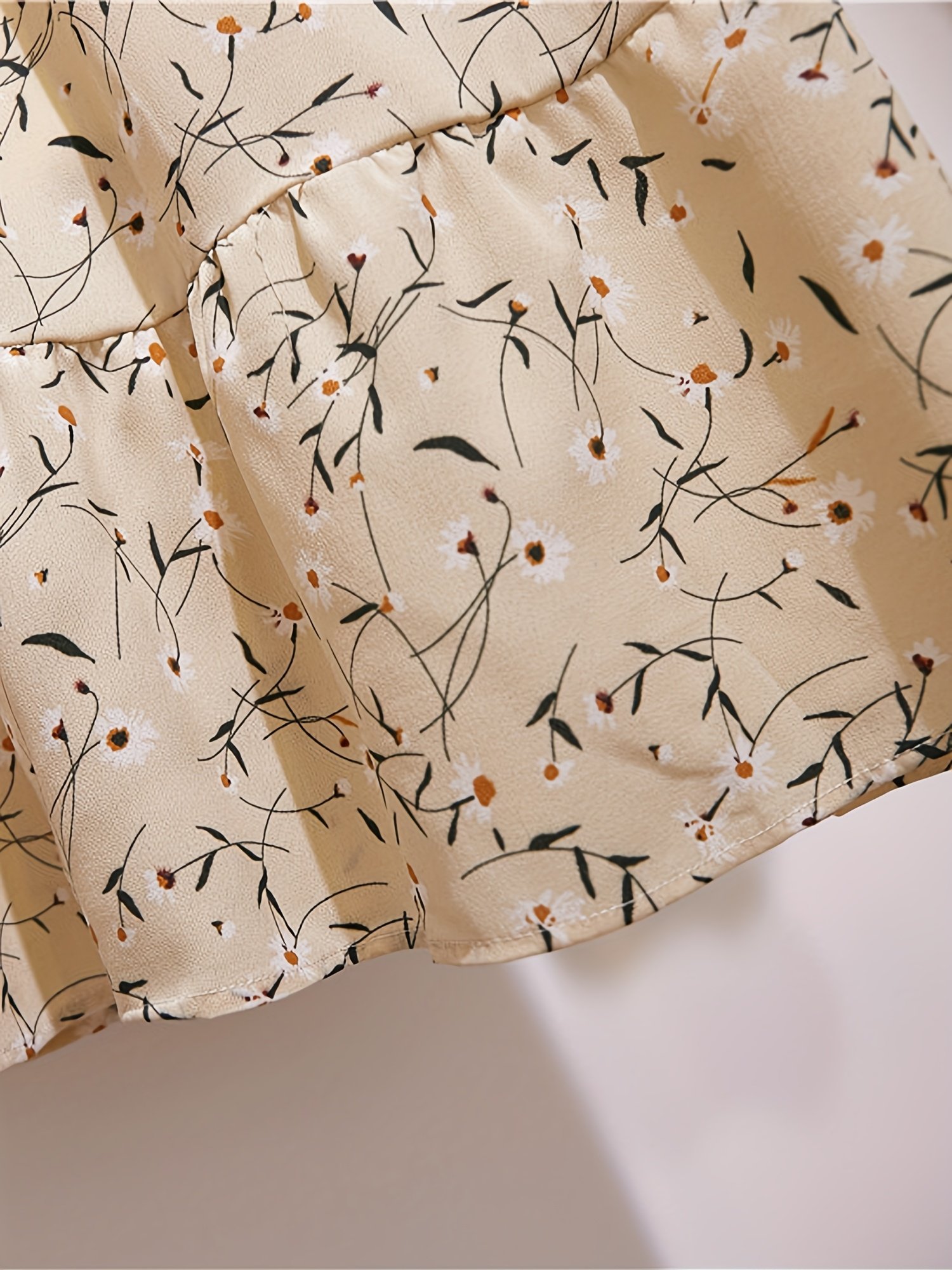 שמלת A אלגנטית לנשים עם צווארון פפיון ושרוולים ארוכים - הדפס פרחוני בצבע בז' בהיר, שוליים מתרחבים, ניתן לכביסה במכונה, ללבוש קז'ואל וסמי-רשמי באביב/סתיו, שמלה חמודה, מלתחת סתיו, סגנון נשי, בד קל משקל, חובבות אופנה - Image 4