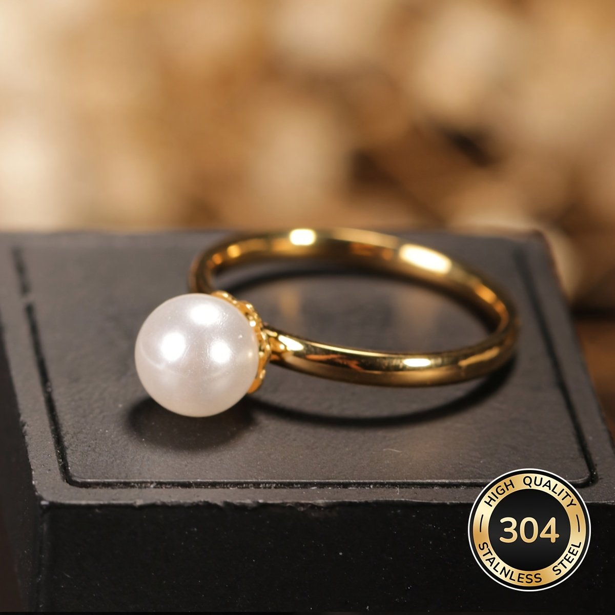 טבעת נירוסטה אלגנטית אחת מצופה זהב 18 קראט עם קריסטל נוצץ - מושלמת ללבוש יומיומי, חתונות ואירועים מיוחדים, מתנה אידיאלית לאם או לאישה, טבעת נישואין | עיצוב טבעת אלגנטי | טבעת נישואין עמידה, טבעות נישואין – תמונה 3