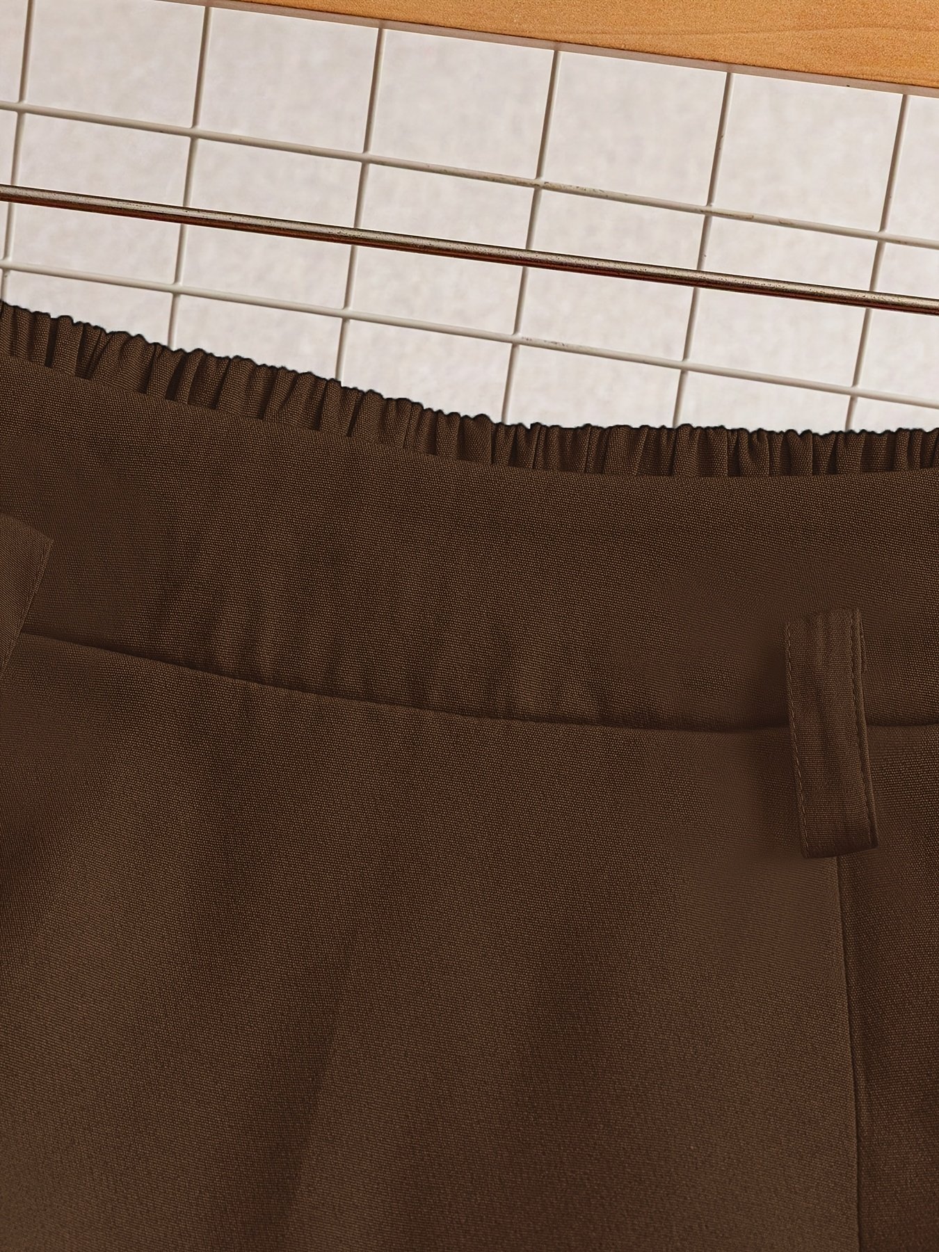 חצאית מתרחבת אלגנטית בצבע אחיד לנשים - גזרה בגזרת A זורמת, ניתנת לכביסה במכונה, רב-תכליתית לכל עונה ללבוש קז'ואל ורשמי (ללא חגורה), חצאיות חמודות, תלבושת יומיומית, עיצוב חינני, חומר עמיד, לבוש משרדי – תמונה 3