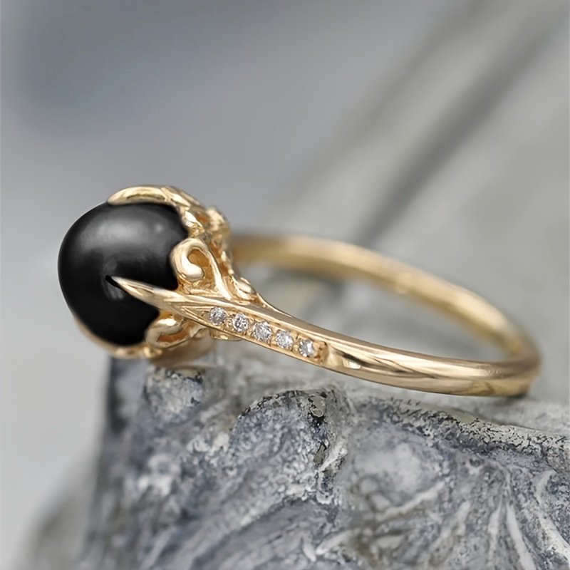 ⁦טבעת יום נישואין אחת לנשים, משובצת 4 שיניים וינטג' אופנתית עם פנינה מלאכותית, מושלמת ללבוש יומיומי ומסיבות, מתנה אידיאלית לימי נישואין⁩ – תמונה ⁦3⁩