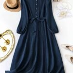 שמלה אלגנטית וארוכה עם שרוולים מכופתרים לנשים במידות גדולות - צבע אחיד, צווארון עומד, בד לא נמתח, מושלם לכל עונות השנה, ללבוש קז'ואל עד רשמי, שמלה רשמי קז'ואל | שמלה ארוכה אלגנטית | פרטים עדינים