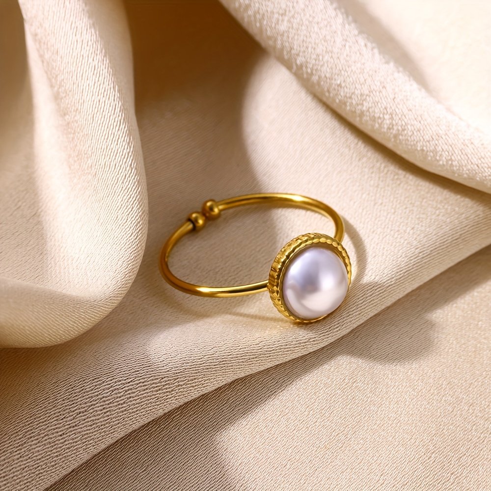 ⁦טבעת פתוחה מתכווננת אלגנטית אחת, נירוסטה מצופה זהב 18 קראט עם פנינה מלאכותית, טבעת יוקרתית לנשים לחתונה, מסיבה, מתנת חג ההודיה - תכשיטים לכל עונה⁩ – תמונה ⁦6⁩