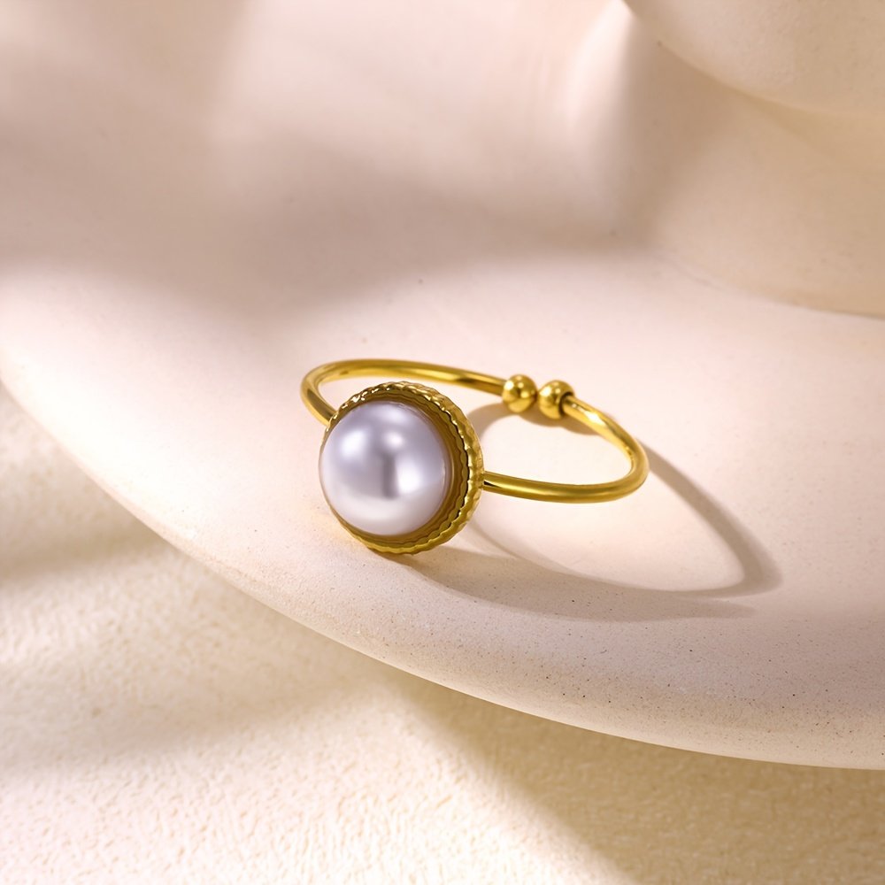 ⁦טבעת פתוחה מתכווננת אלגנטית אחת, נירוסטה מצופה זהב 18 קראט עם פנינה מלאכותית, טבעת יוקרתית לנשים לחתונה, מסיבה, מתנת חג ההודיה - תכשיטים לכל עונה⁩ – תמונה ⁦4⁩