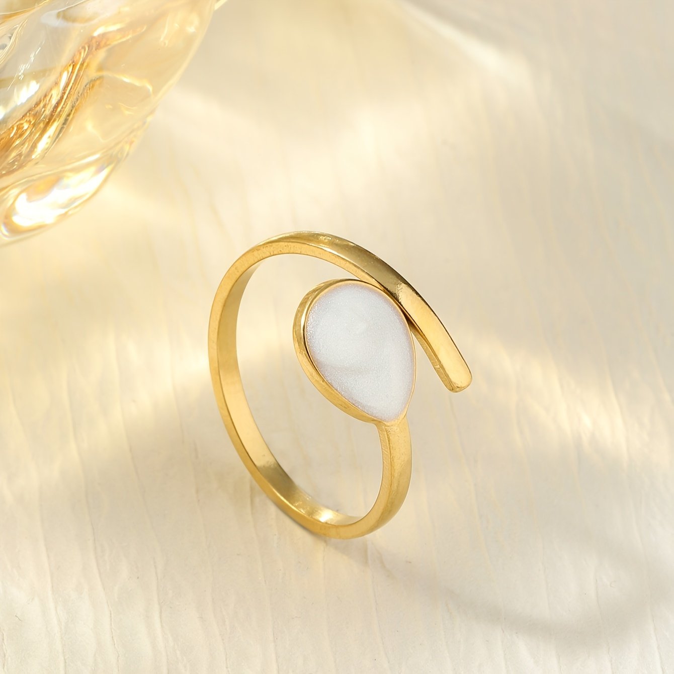 ⁦טבעת פתוחה מפלדת אל-חלד צבעונית זו עם עיצוב טיפות אמייל, אופנתית, טרנדית, מעודנת, רב-תכליתית וקלת משקל, מושלמת ללבוש יומיומי של נשים, טיולים קז'ואליים, חופשות, עבודה, לימודים, מסיבות, דייטים, או כמתנה לחגיגות יום האהבה ויום האם.⁩ – תמונה ⁦7⁩