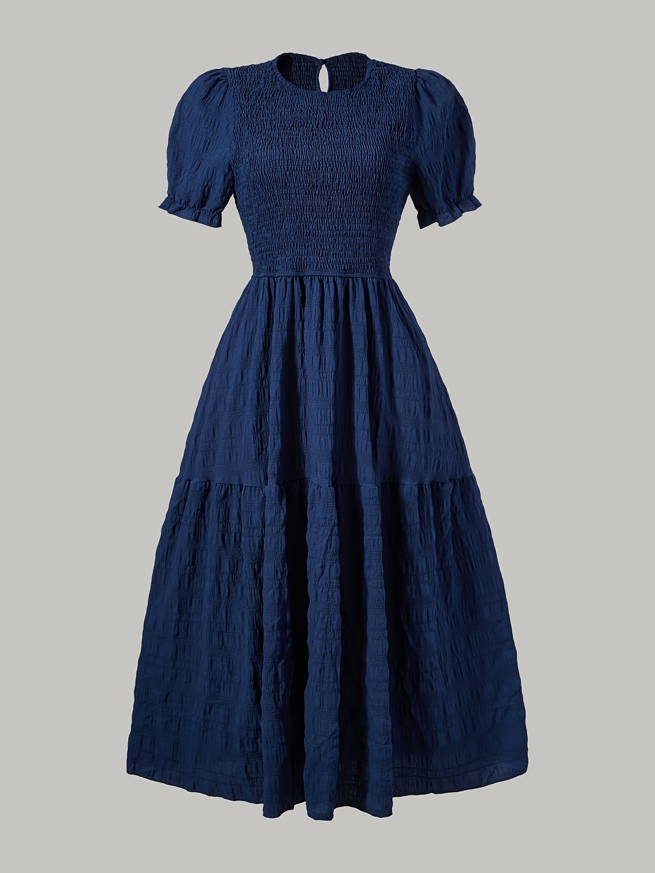 שמלה אלגנטית בצבע כחול כהה לנשים עם שרוולים קצרים, שרוולים תפוחים ומחוך מקושט - חצאית מתרחבת, ניתן לכביסה במכונה, חלק עליון צמוד ומכפלת מתרחבת, לאביב קיץ סתיו, לבוש קז'ואל עד חצי רשמי, אופנה עונתית, גזרה מחדדת