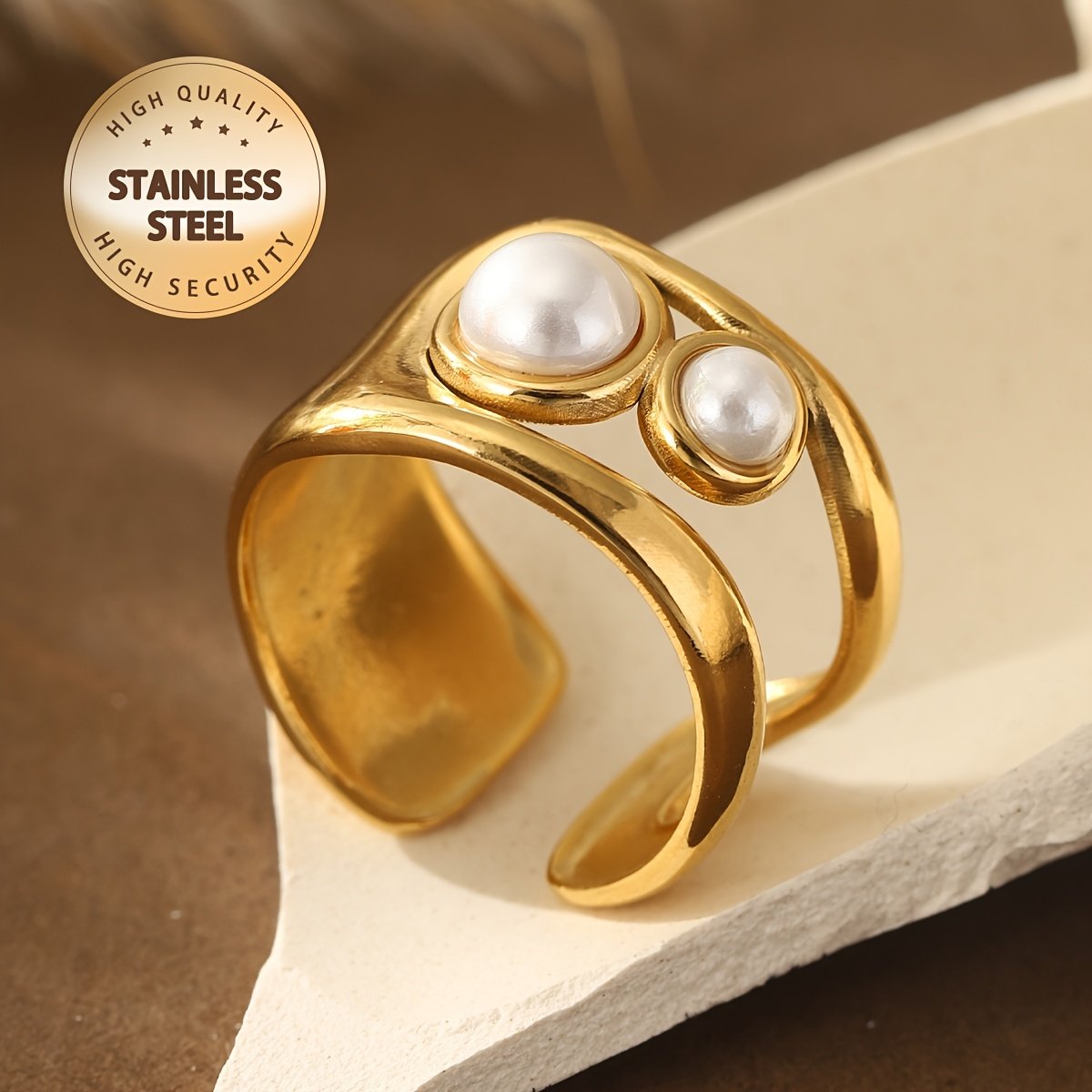 טבעת נירוסטה מתכווננת אלגנטית לנשים בגוון זהוב עם שלישיית פניני חיקוי - מושלמת למסיבות, מתנות ליום האהבה ולרמדאן, טבעת רב-תכליתית | טבעת בסגנון וינטג' | גימור יוקרתי - Image 8