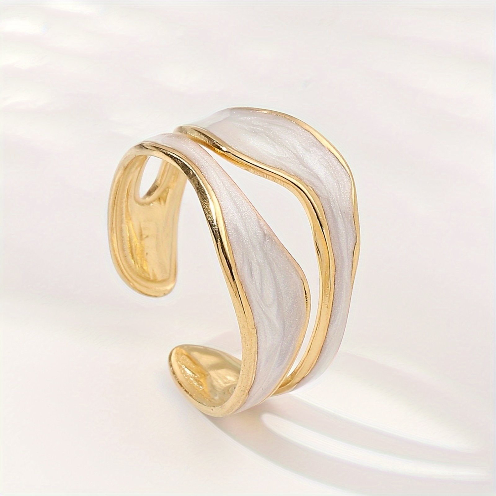 Elegant open ring with geometric wave design - 18K gold plated, resin, ideal for everyday wear or special occasions, perfect holiday gift, everyday accessory | Modern minimalist ring | Gold plated ring