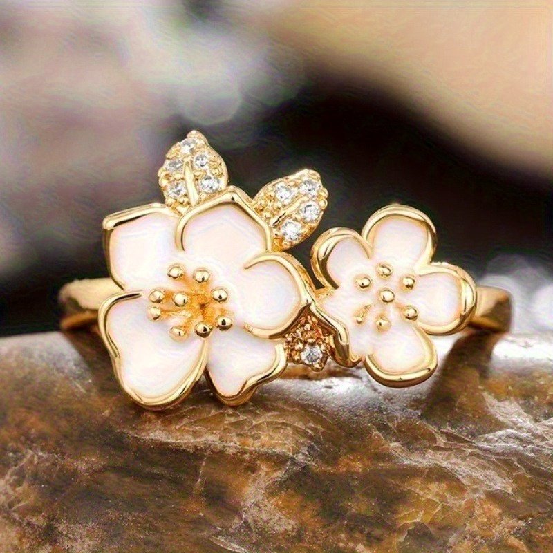 טבעת אמייל פרחונית אלגנטית וינטג' עם אבני זירקוניה סינתטיות, תכשיטי אבן לידה בציפוי זהב של KC לנשים - מתנת יום ולנטיין, לבוש יומיומי ואירועים מיוחדים, תכשיטי ולנטיין, אביזר לאירוע, קסם מתוחכם, אומנות עדינה – תמונה 5