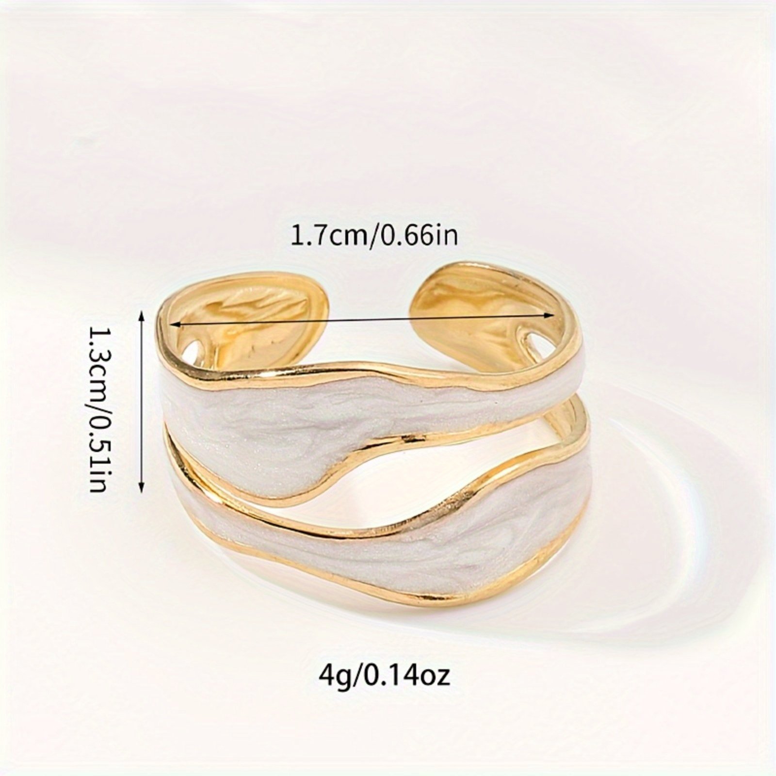 טבעת פתוחה בעיצוב גלים גיאומטרי אלגנטי - מצופה זהב 18 קראט, שרף, אידיאלית ללבוש יומיומי או לאירועים מיוחדים, מתנה מושלמת לחג, אביזר יומיומי | טבעת מינימליסטית מודרנית | טבעת מצופה זהב - Image 4