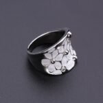 Elegant White Flower Ring for Women - Handmade Copper Jewelry with Synthetic Zirconia, Perfect for Weddings, Parties and Daily Wear, Wedding Jewelry